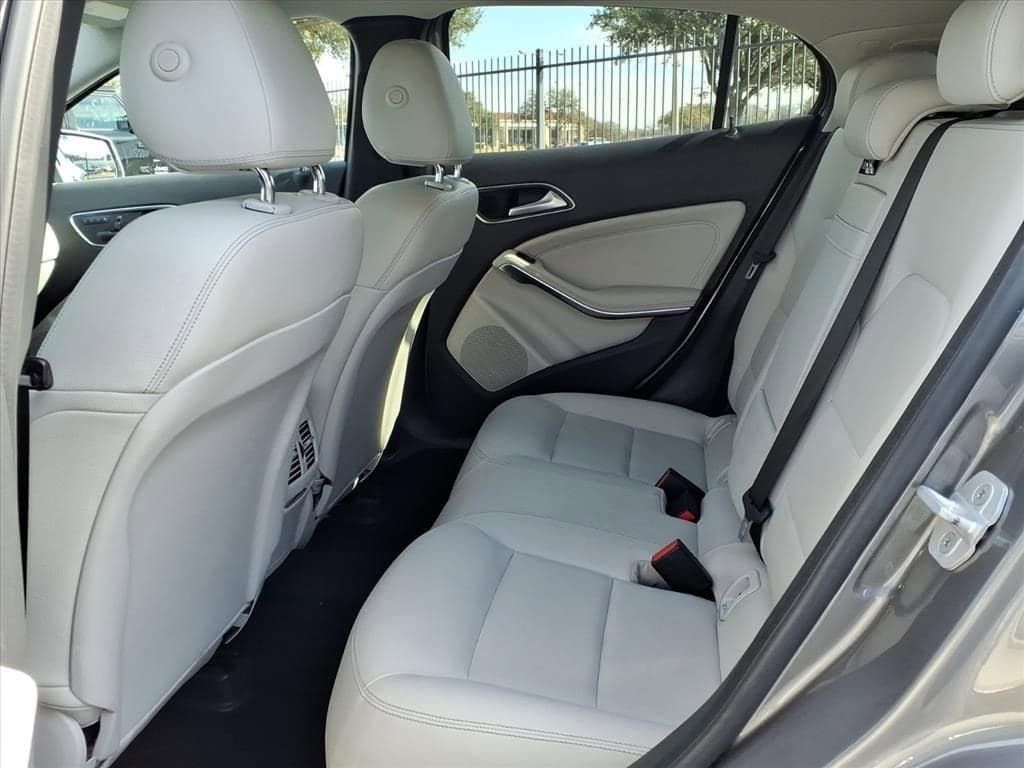 2015 Mercedes-Benz GLA-Class - Image 25