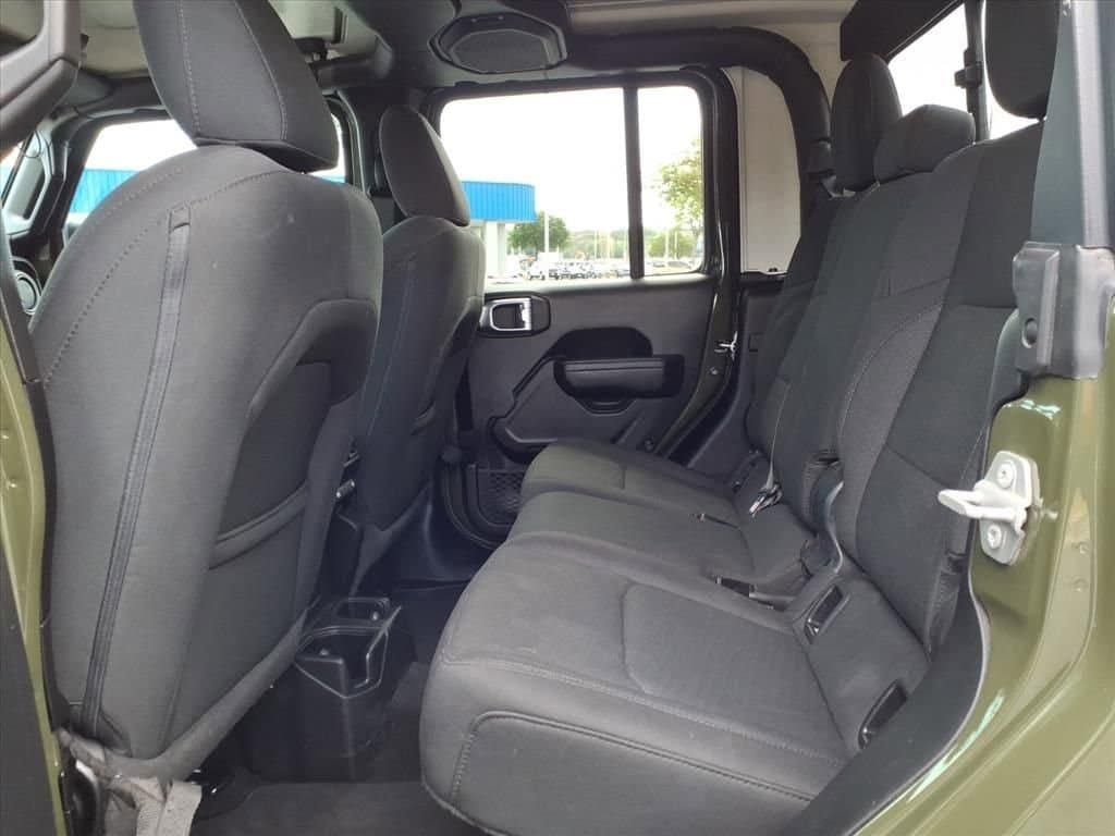 2023 Jeep Gladiator - Image 17