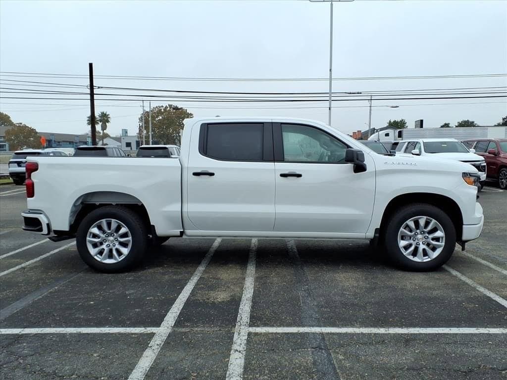 2026 Chevrolet Silverado 1500 - Image 4