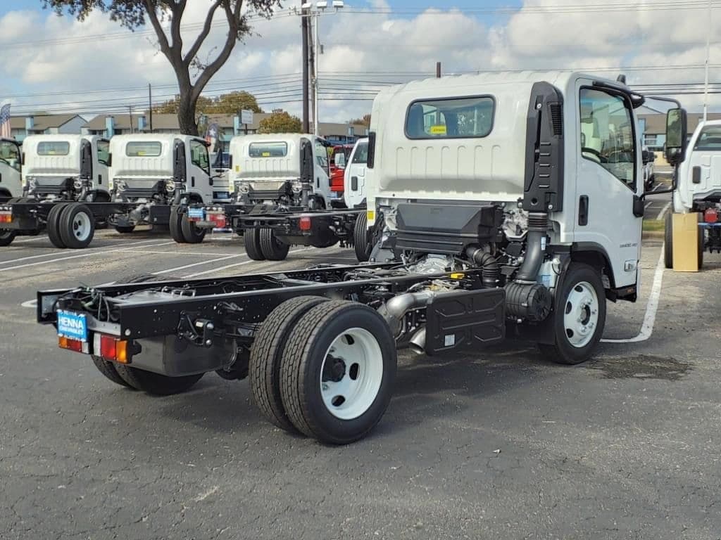 2025 Chevrolet Low Cab Forward 5500 XD - Image 4