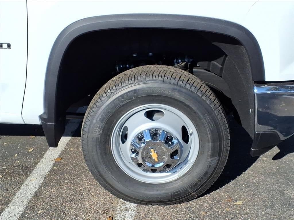 2026 Chevrolet Silverado 3500 HD Chassis Cab - Image 6