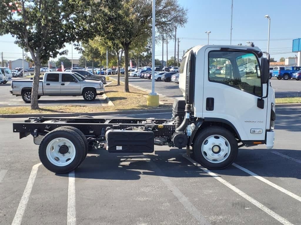 2025 Chevrolet Low Cab Forward 5500 XD - Image 3
