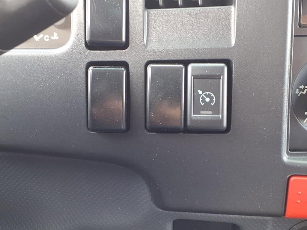 2025 Chevrolet Low Cab Forward 5500 XG - Image 9