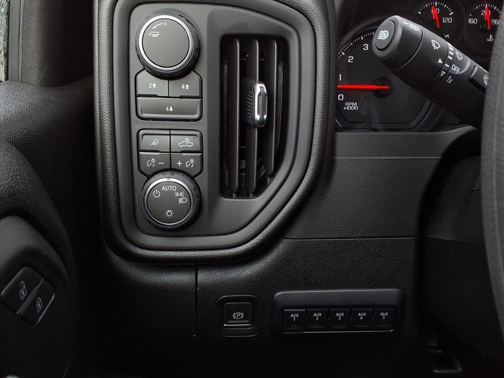 2026 Chevrolet Silverado 3500 HD Chassis Cab - Image 15