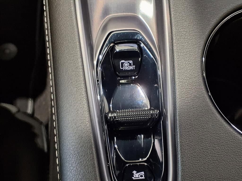 2026 Chevrolet Corvette Stingray - Image 10