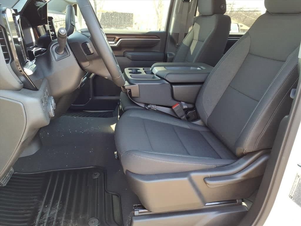 2026 Chevrolet Silverado 3500 HD Chassis Cab - Image 21