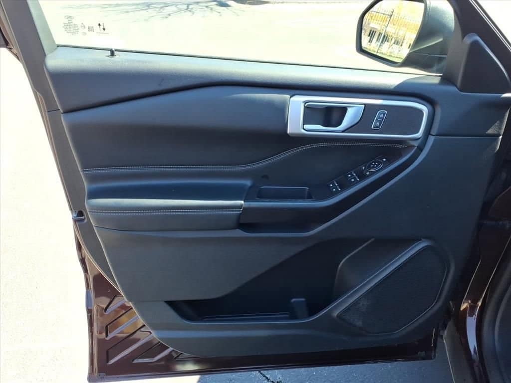 2020 Ford Explorer - Image 13