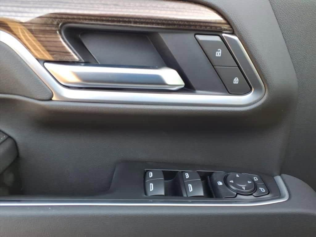 2026 Chevrolet Silverado 3500 HD Chassis Cab - Image 12