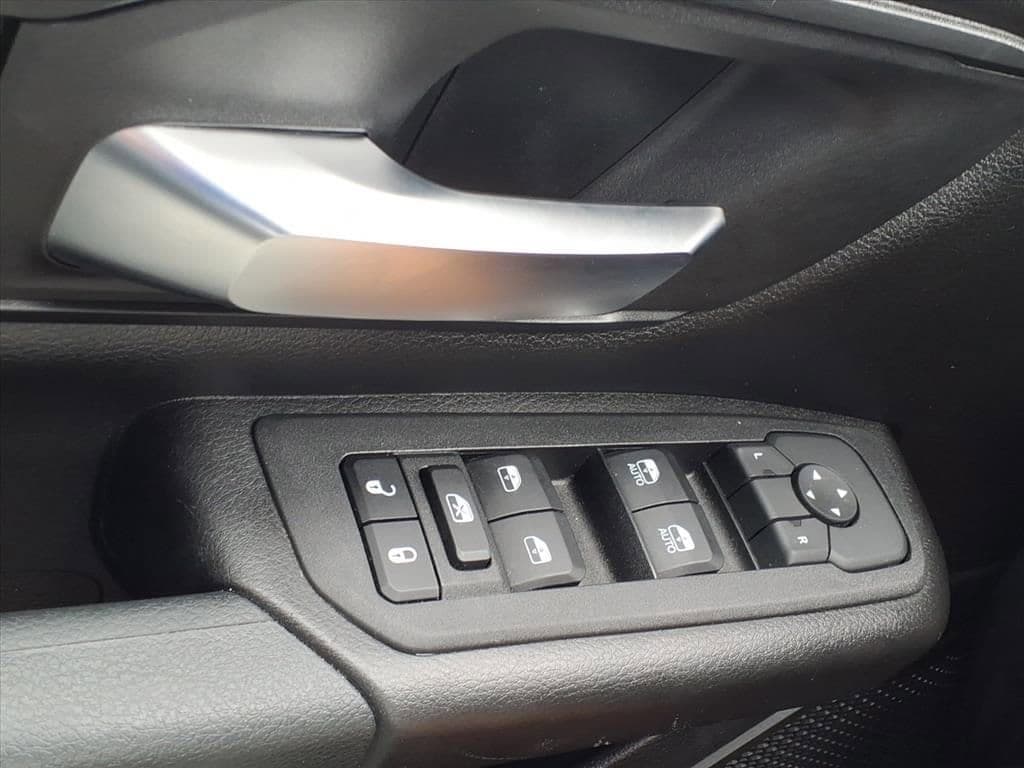 2025 Ram 1500 - Image 28