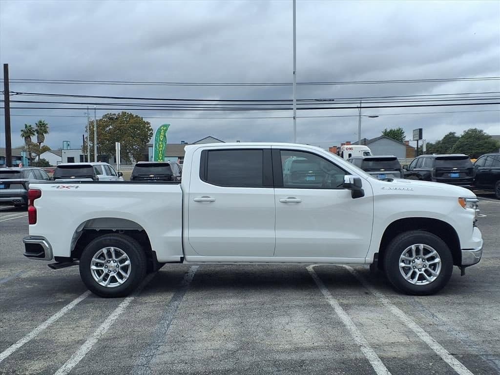 2026 Chevrolet Silverado 1500 - Image 3