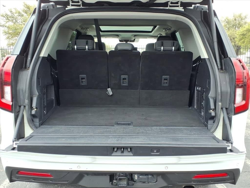 2025 Ford Expedition - Image 12