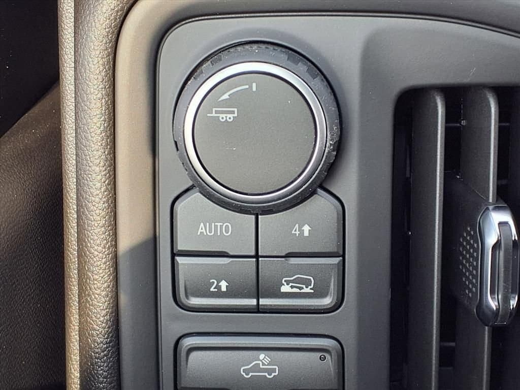 2026 Chevrolet Silverado 1500 - Image 9
