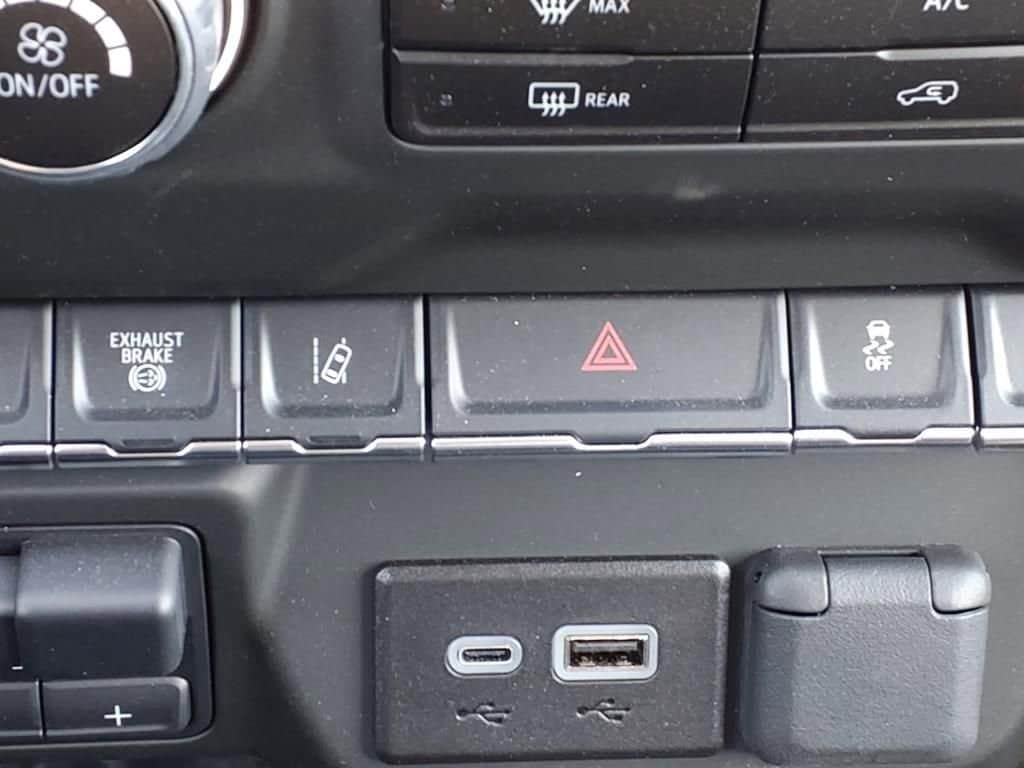 2024 Chevrolet Silverado 3500 HD Chassis Cab - Image 11