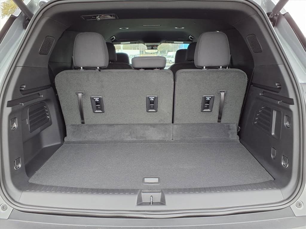 2026 Chevrolet Traverse - Image 12