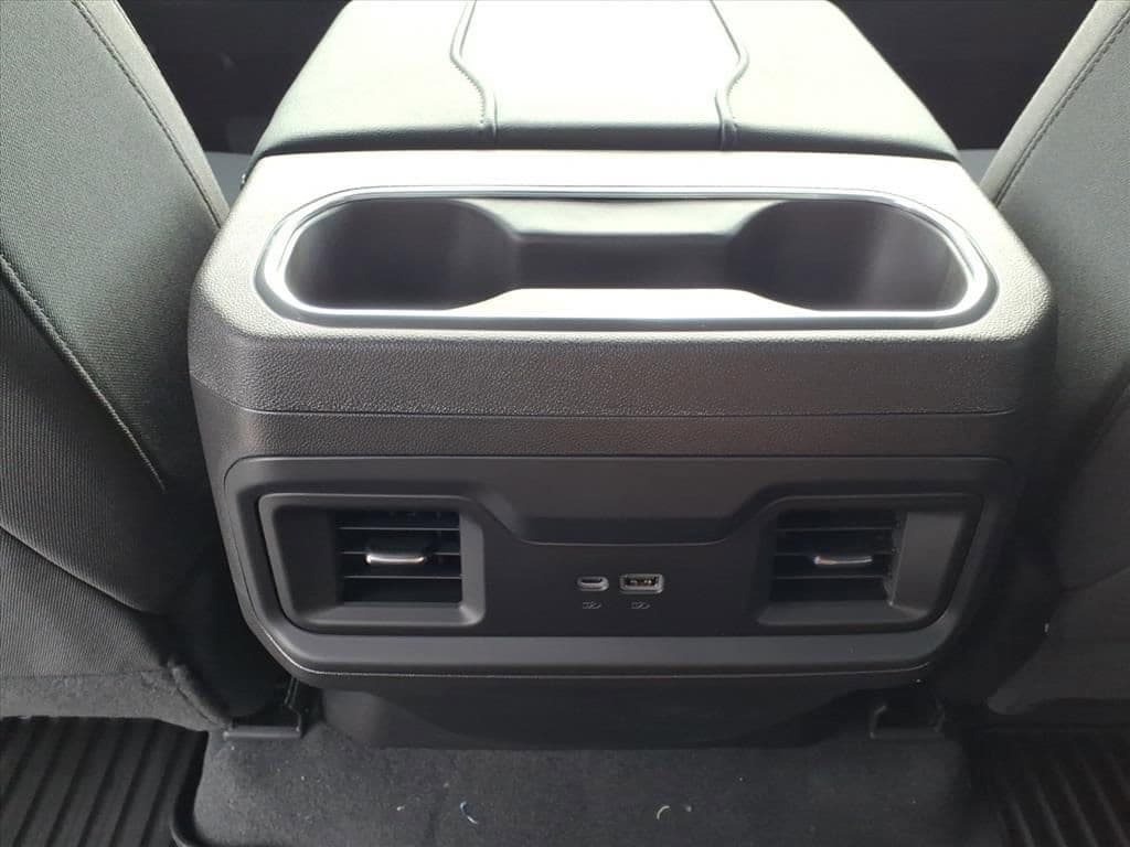 2026 Chevrolet Silverado 1500 - Image 16