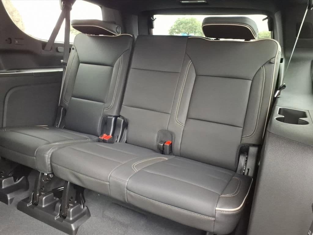 2026 Chevrolet Suburban - Image 13