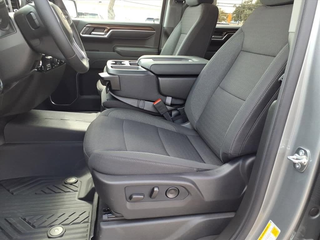 2026 Chevrolet Silverado 1500 - Image 10