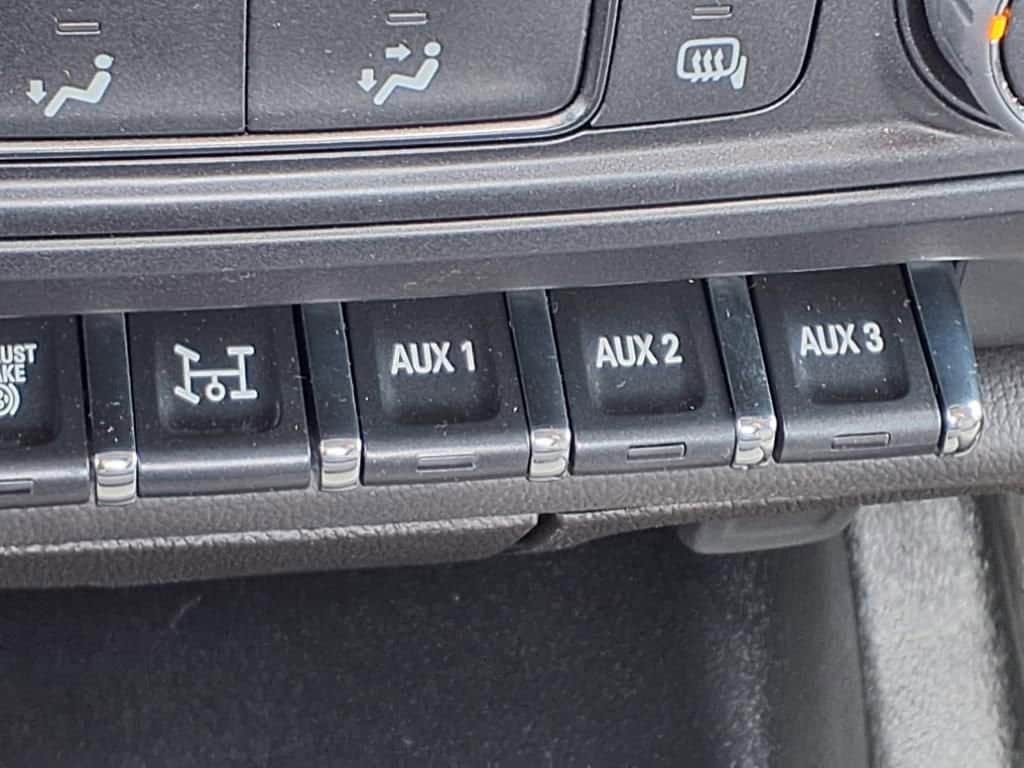 2024 Chevrolet Silverado 5500 HD - Image 10