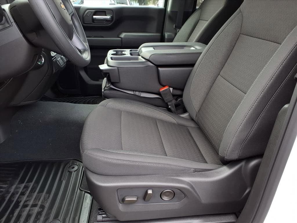 2026 Chevrolet Silverado 1500 - Image 9