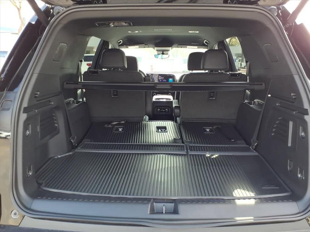 2026 Chevrolet Traverse - Image 8