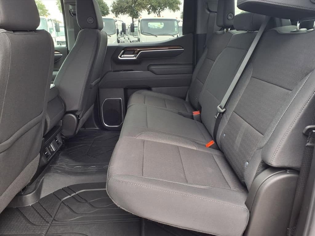 2026 Chevrolet Silverado 1500 - Image 7