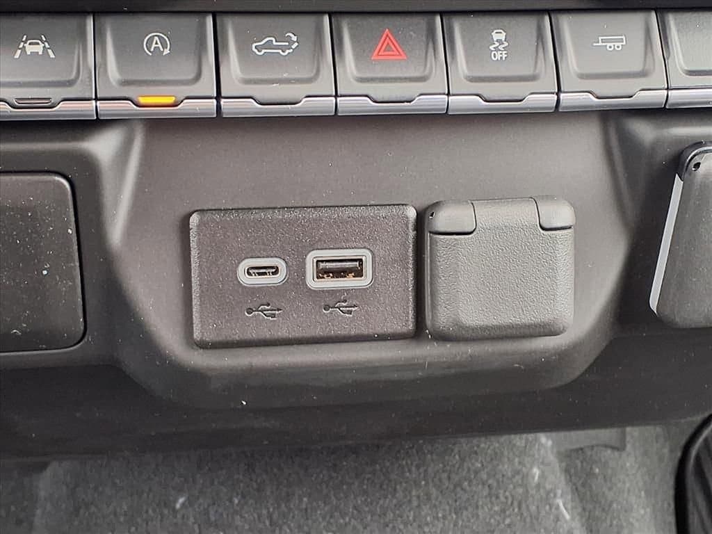 2026 Chevrolet Silverado 1500 - Image 15