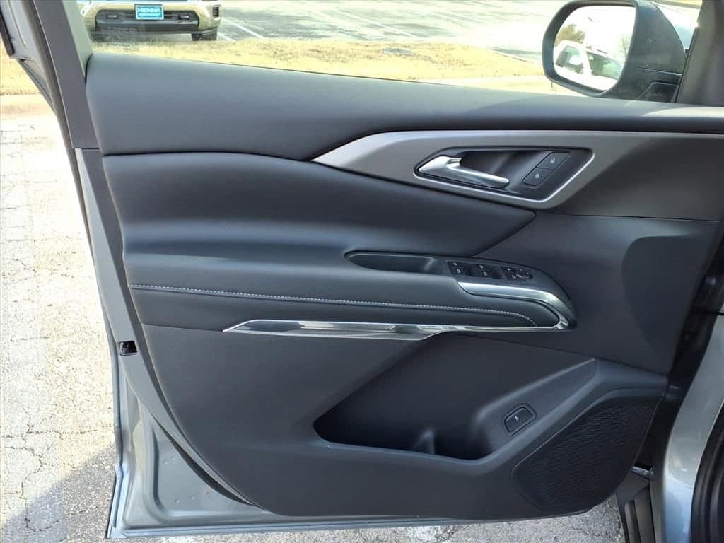 2026 Chevrolet Traverse - Image 9