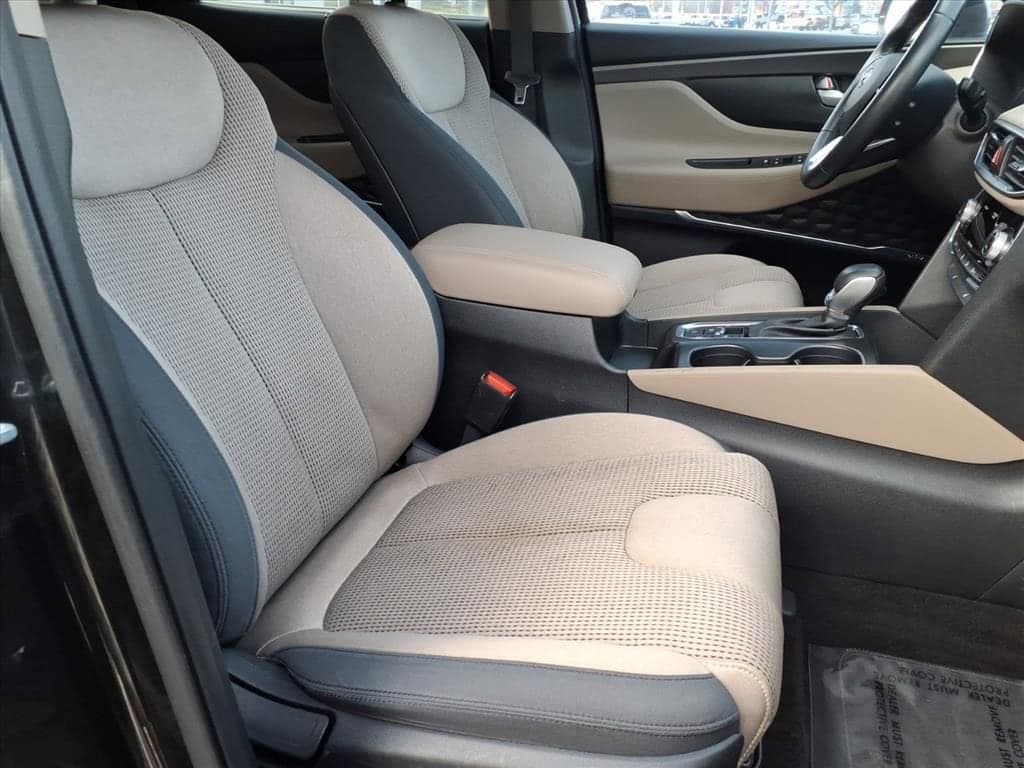 2019 Hyundai Santa Fe - Image 16