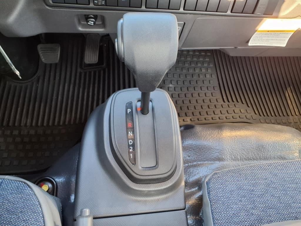 2025 Chevrolet Low Cab Forward 5500 XD - Image 17