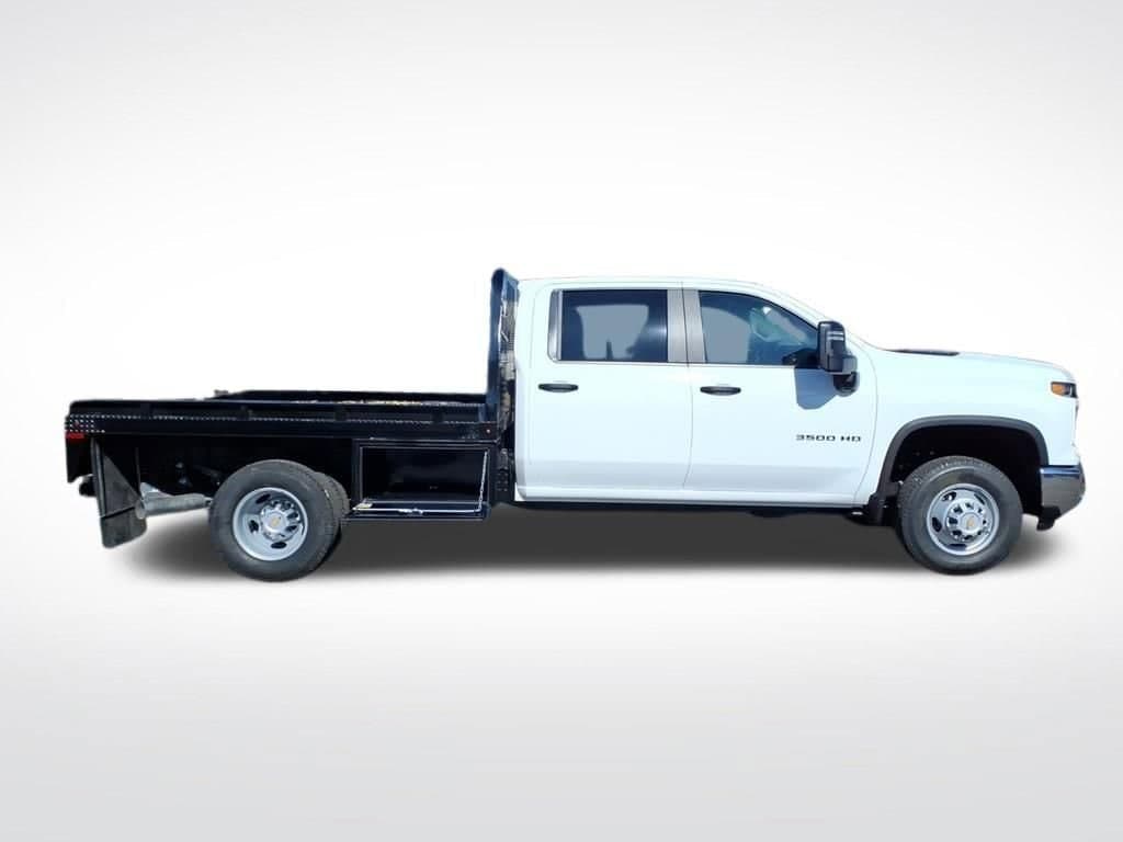 2026 Chevrolet Silverado 3500 HD Chassis Cab - Image 6