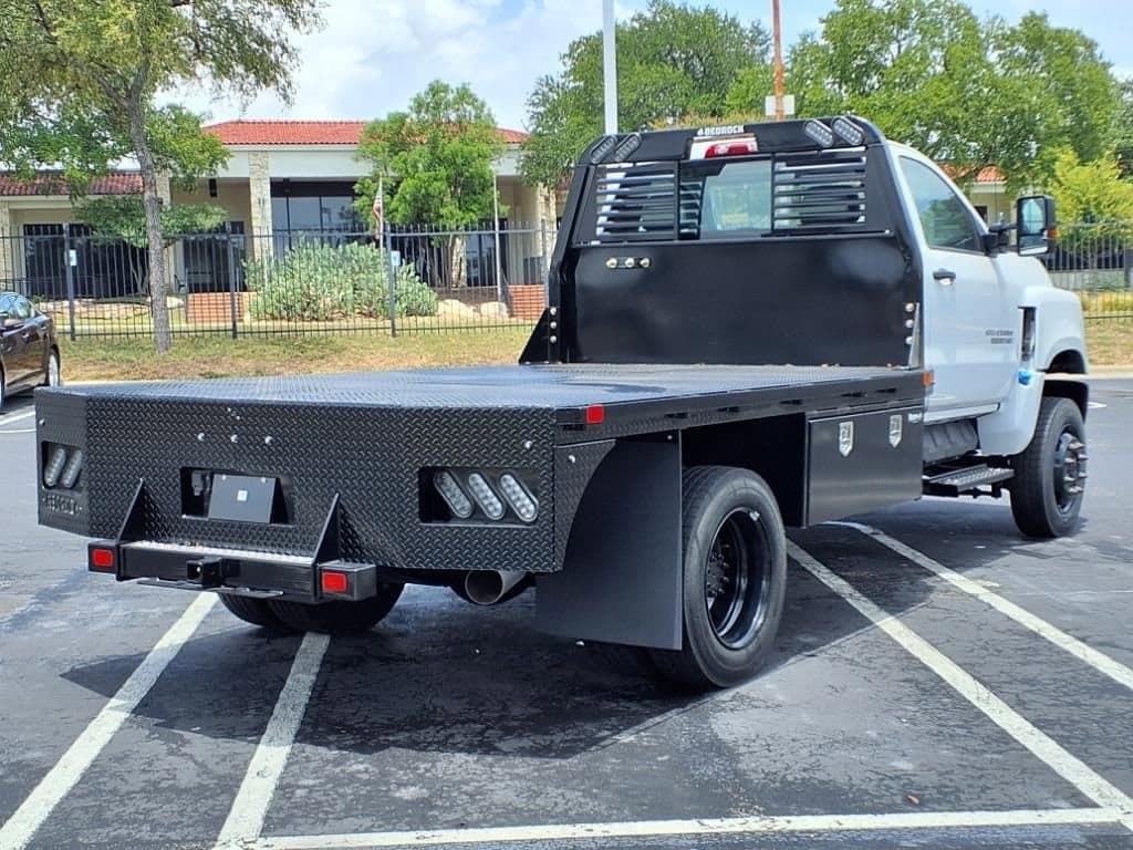 2024 Chevrolet Silverado 5500 HD - Image 4