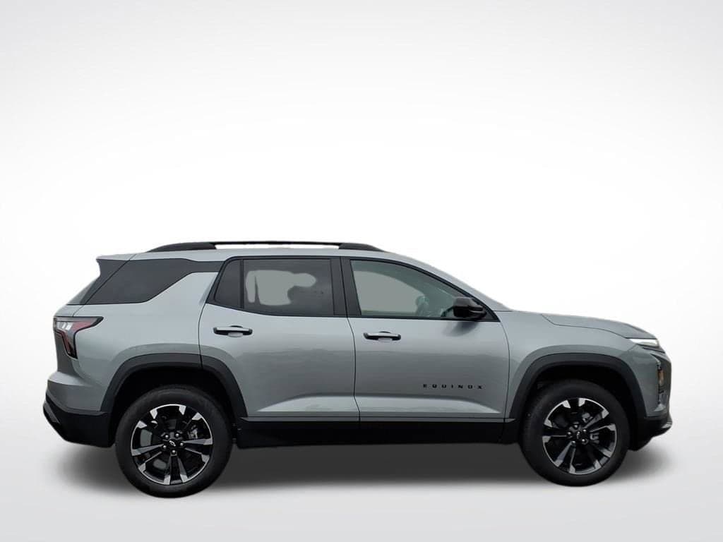 2026 Chevrolet Equinox - Image 2