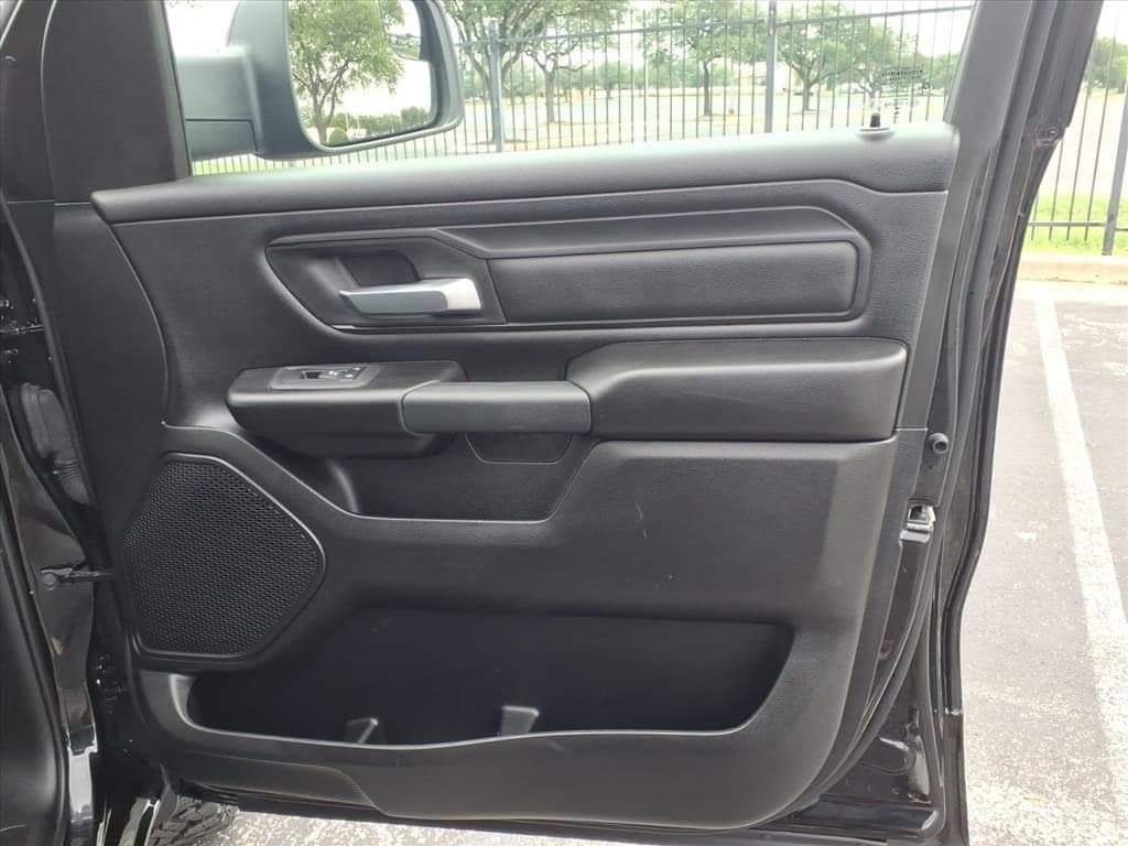 2025 Ram 1500 - Image 16