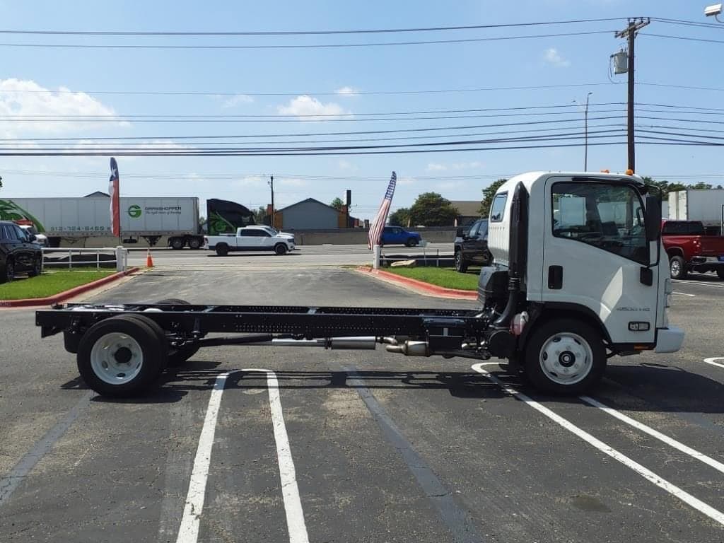 2024 Chevrolet Low Cab Forward 4500 HG - Image 3