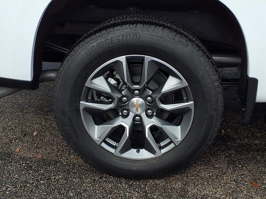 2026 Chevrolet Silverado 1500 - Image 4