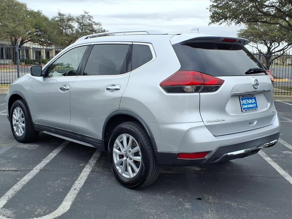 2018 Nissan Rogue - Image 10