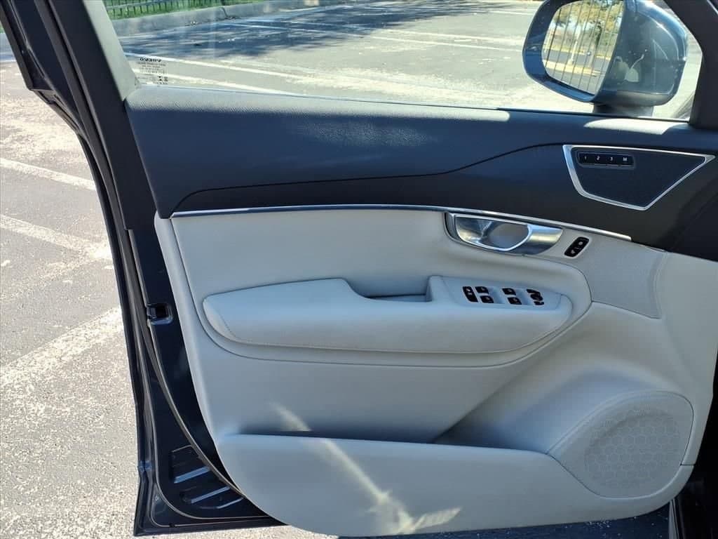 2020 Volvo XC90 - Image 13