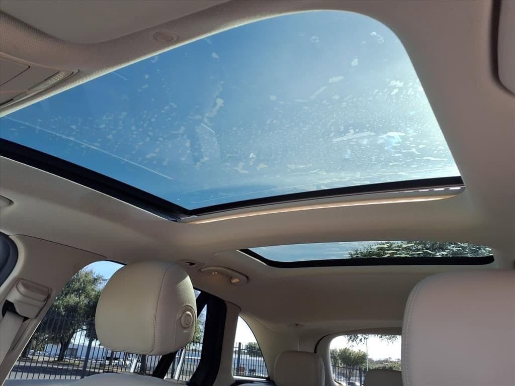 2021 Mercedes-Benz GLC - Image 11