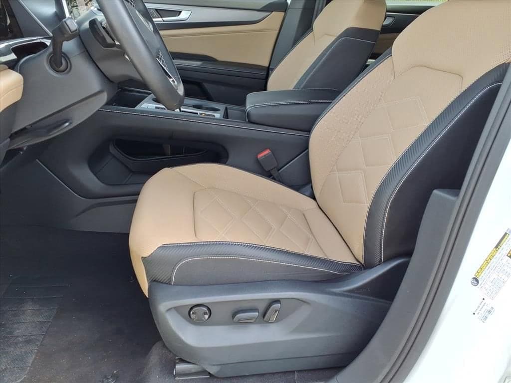 2024 Volkswagen Atlas Cross Sport - Image 14