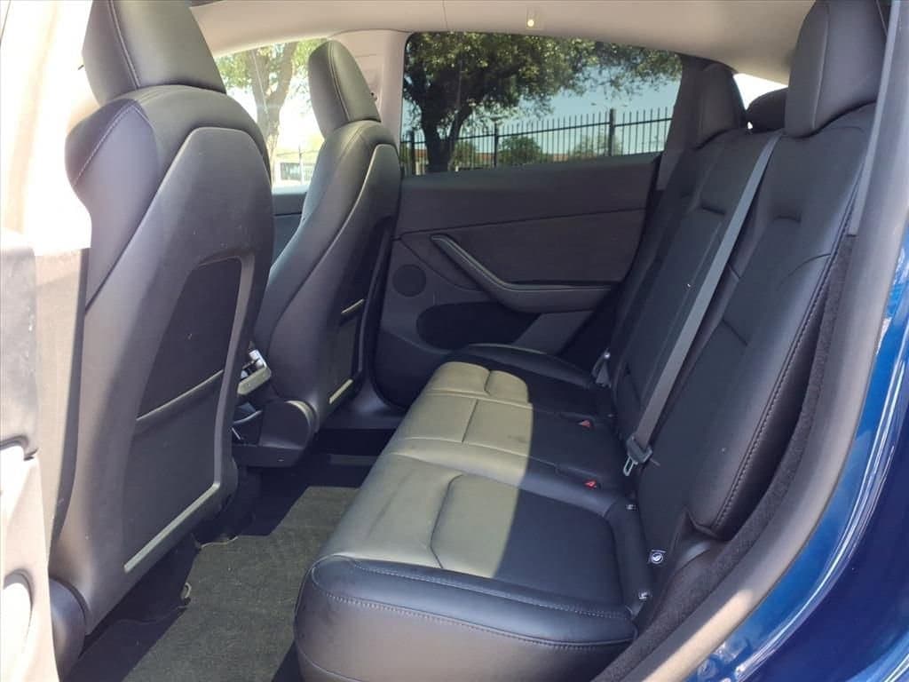 2025 Tesla Model Y - Image 18