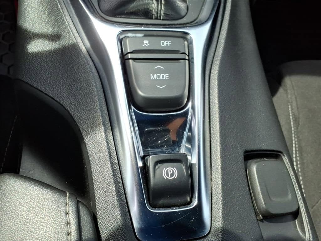 2021 Chevrolet Camaro - Image 23