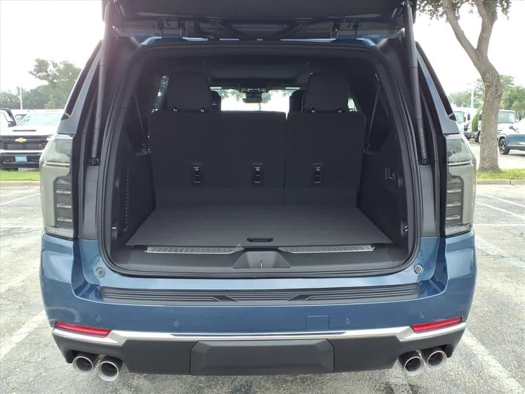 2026 Chevrolet Suburban - Image 12