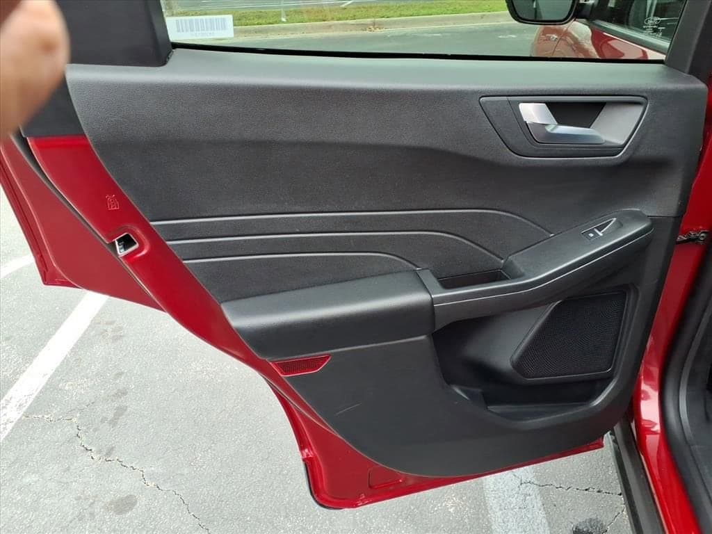 2025 Ford Escape - Image 19