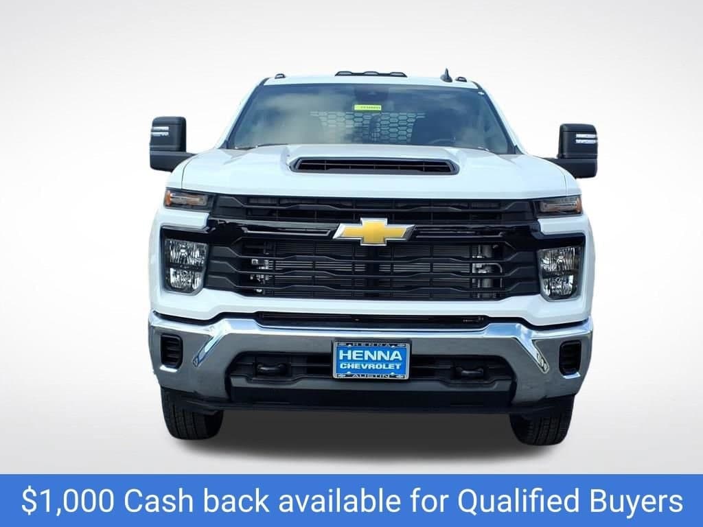2026 Chevrolet Silverado 3500 HD Chassis Cab - Image 2