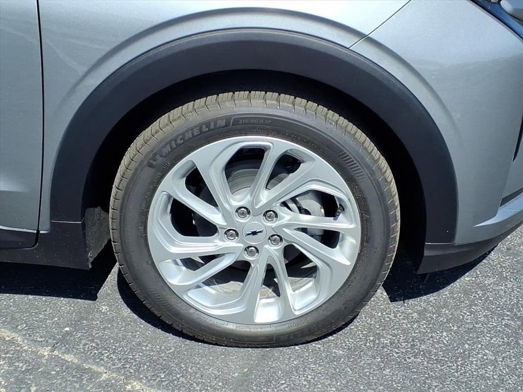 2027 Chevrolet Bolt - Image 6