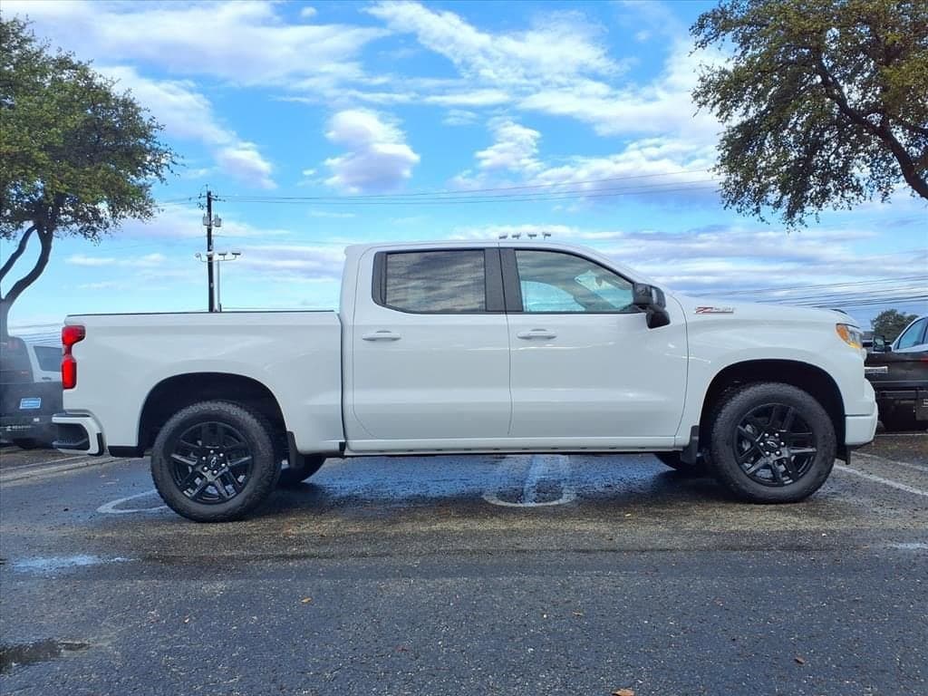 2026 Chevrolet Silverado 1500 - Image 3