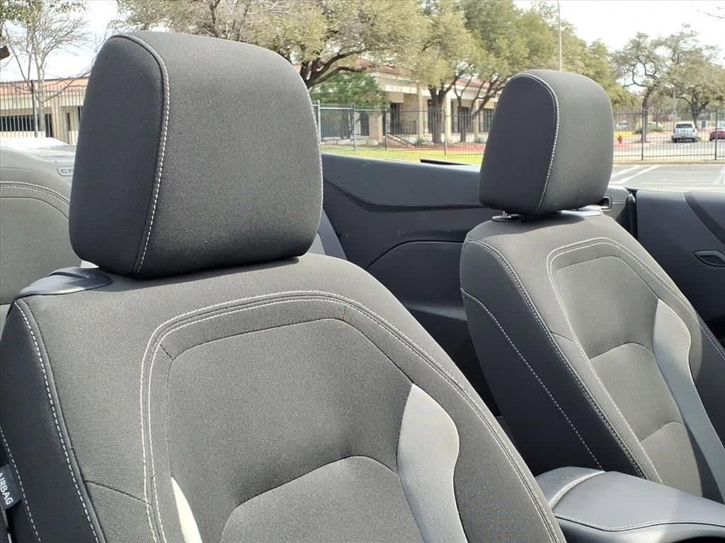 2021 Chevrolet Camaro - Image 21