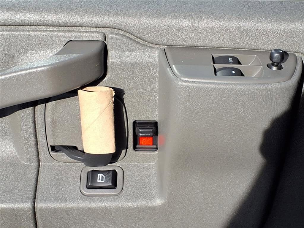 2026 Chevrolet Express Cargo - Image 14