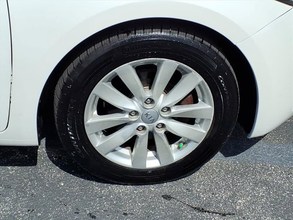 2015 Kia Forte - Image 8
