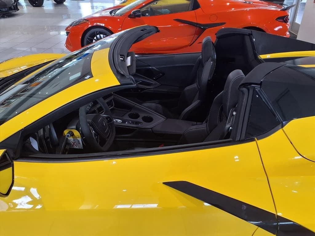 2026 Chevrolet Corvette Stingray - Image 6